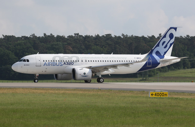 Самолет Airbus A320neo