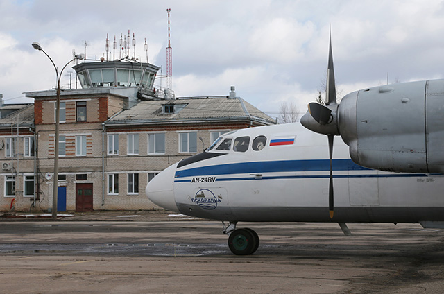 Самолет Ан-24 авиакомпании "Псковавиа"