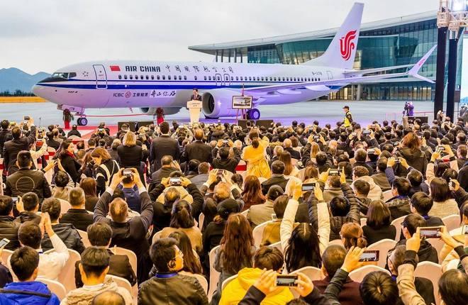 Поставка самолета Boeing 737 MAX-8 для авиакомпании Air China через новый центр в Чжоушане стала одним из главных авиационных  событий недели