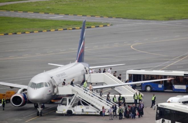 Крупнейшим оператором SSJ100 сейчас является «Аэрофлот» :: Леонид Фаерберг / Transport-Photo.com