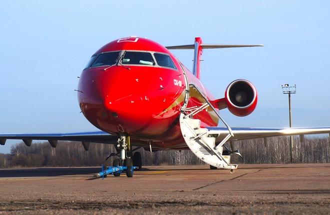 Самолет Bombardier авиакомпании "РусЛайн"