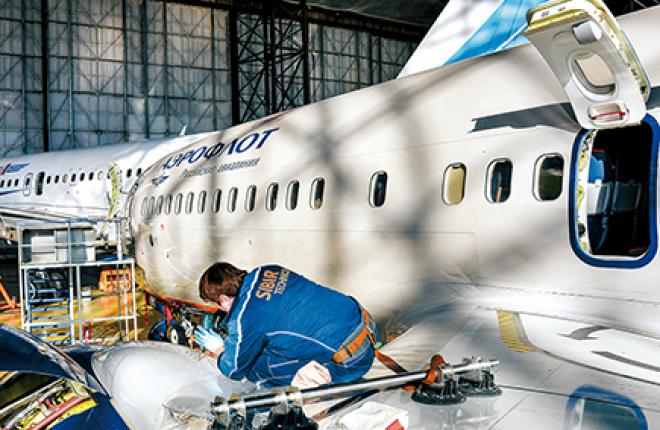 Boeing 737-800 «Аэрофлота» в ангаре «Сибирь Техник»