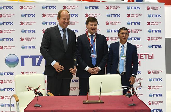Подписание контракта между ГТЛК и авиакомпанией 