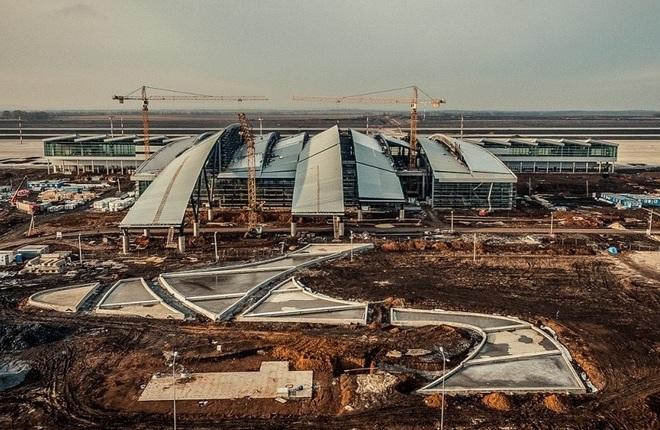 Процесс строительства терминала в Платове