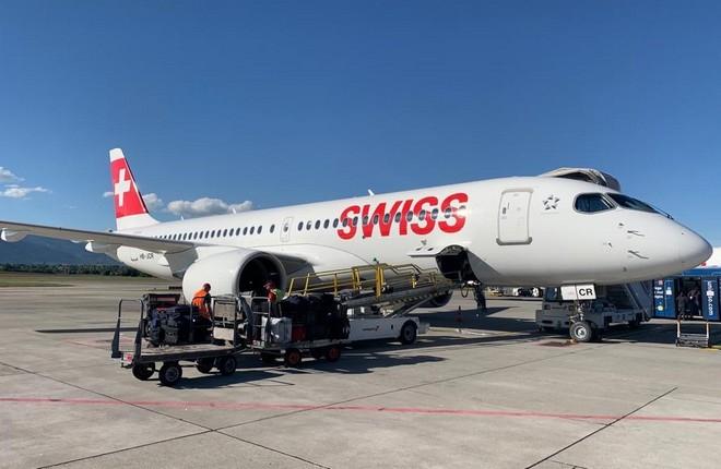 Авиакомпания Swiss,  самолет Airbus A220