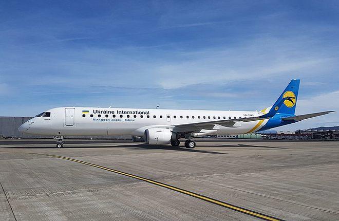 Самолет Embraer 195 авиакомпании "Международные авиалинии Украины" (МАУ)